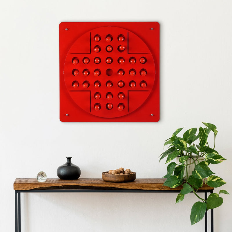 Peg Solitaire Red, close-up detail