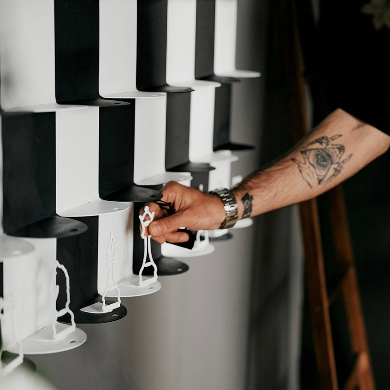 Giant Chess Wall Game, packaging shot