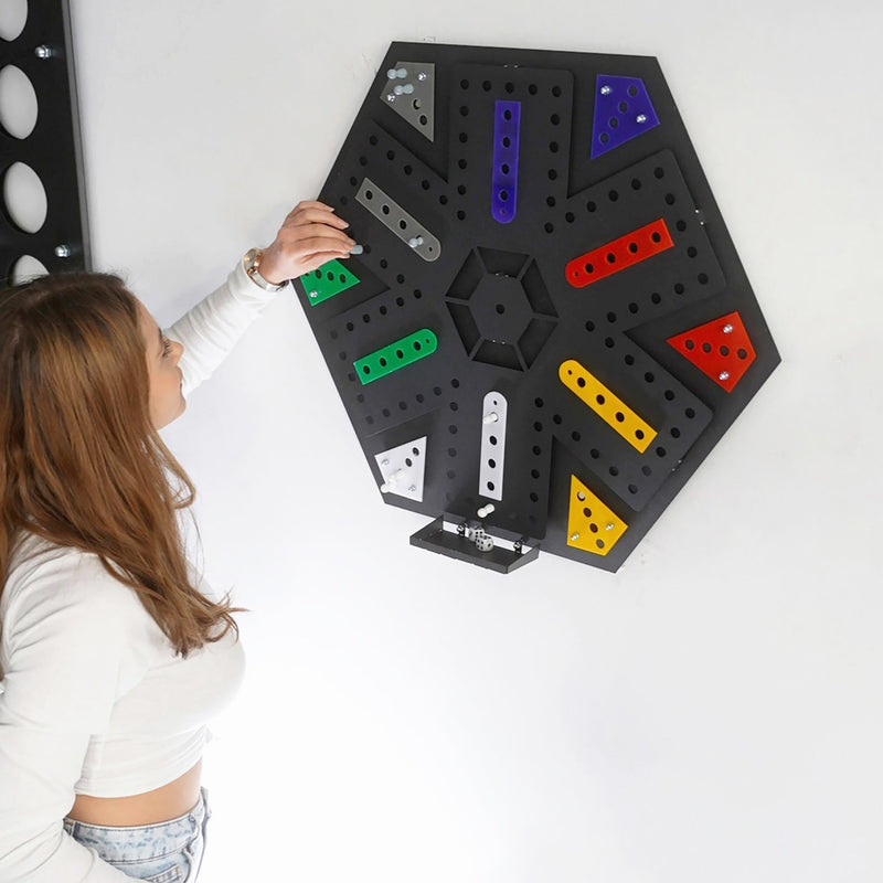 Mega Ludo- Aggravation Wall Game, close-up detail