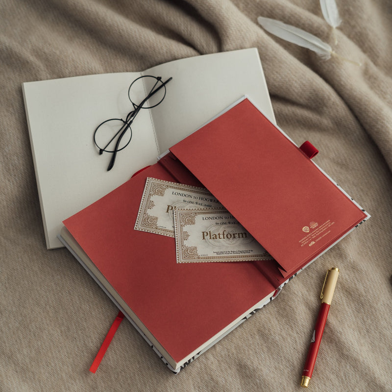 Harry Potter Hedwig Premium A5 Notebook with Pen design detail