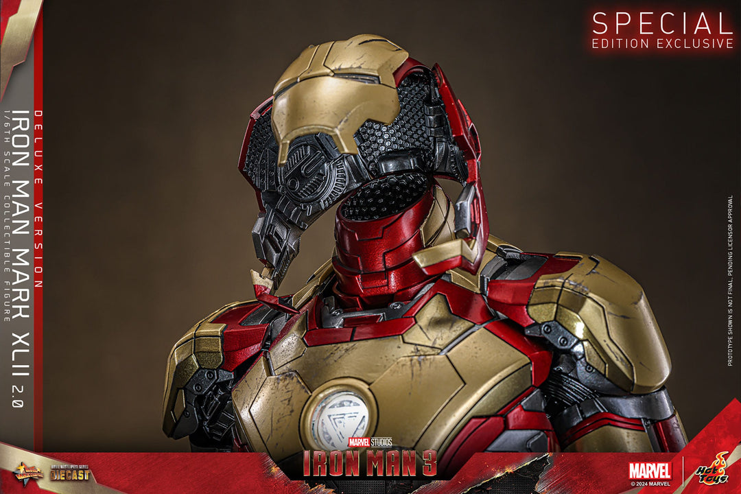 Hot Toys Iron Man 3 Iron Man Mark XLII (2.0) Deluxe 1/6th Scale Figure