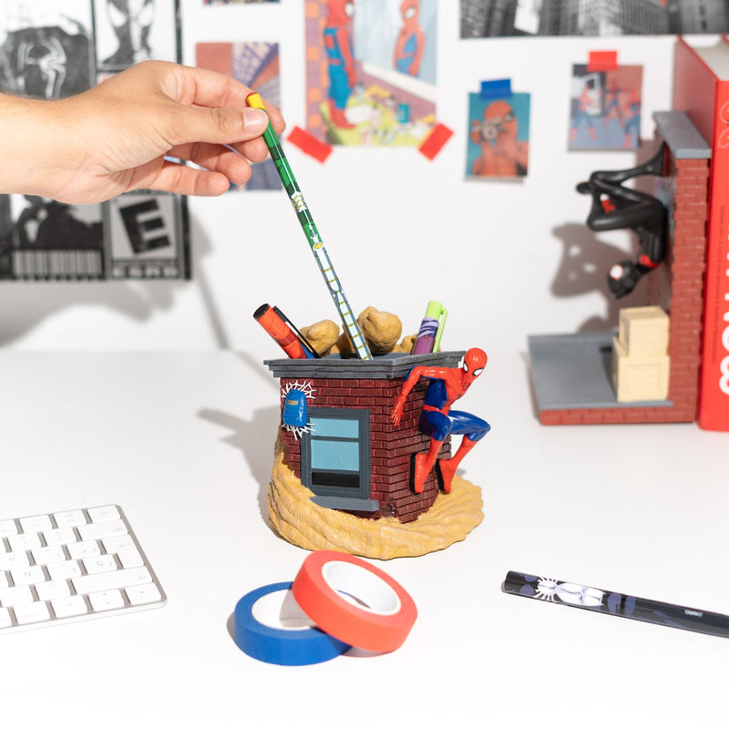 Marvel Spider-Man Pen Holder and Stationery Set close up detail