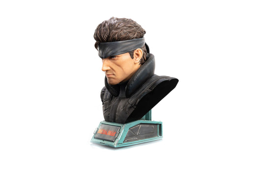 First4Figures Metal Gear Solid (Solid Snake Life Size Bust) RESIN Statue - Image 2