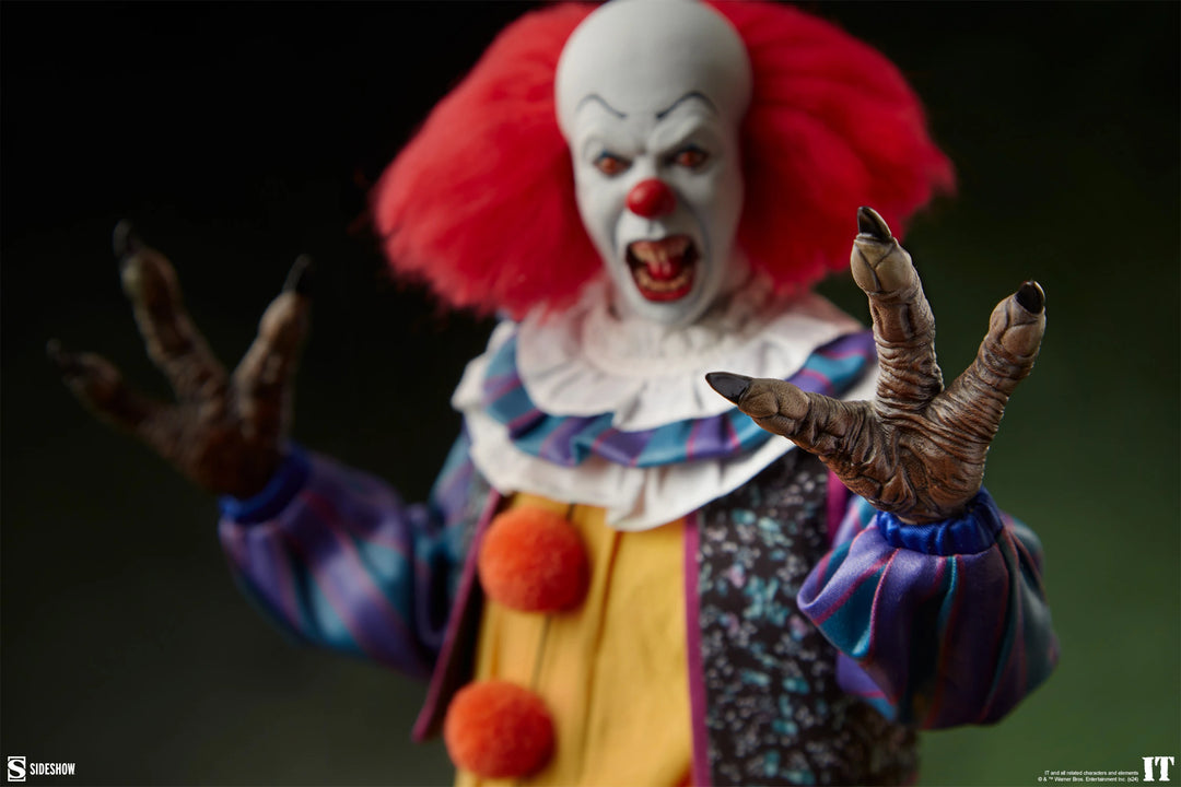 Sideshow IT (1990) Pennywise 1/6 Scale Figure
