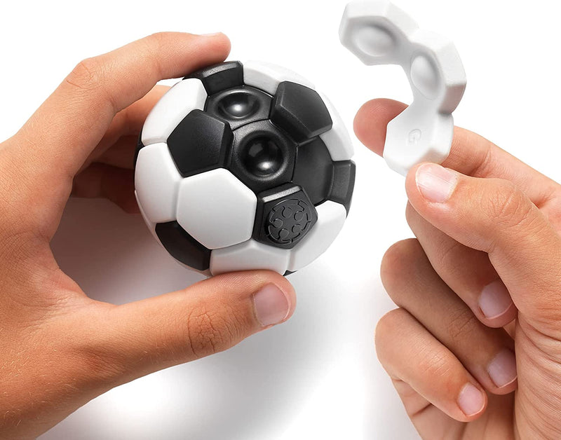 SmartGames Plug & Play Football - Image 2