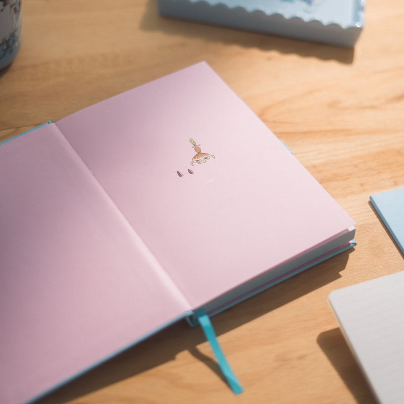 Premium A5 Notebook with Moomin Pen Set close up detail