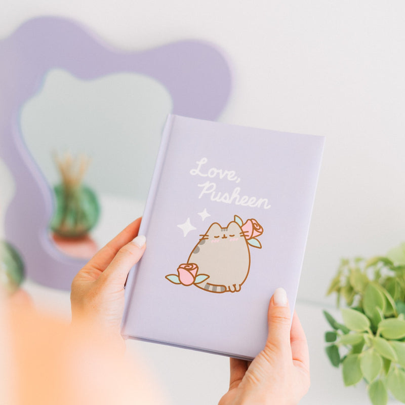 Pusheen Moments Premium A5 Notebook Set with Pen design detail