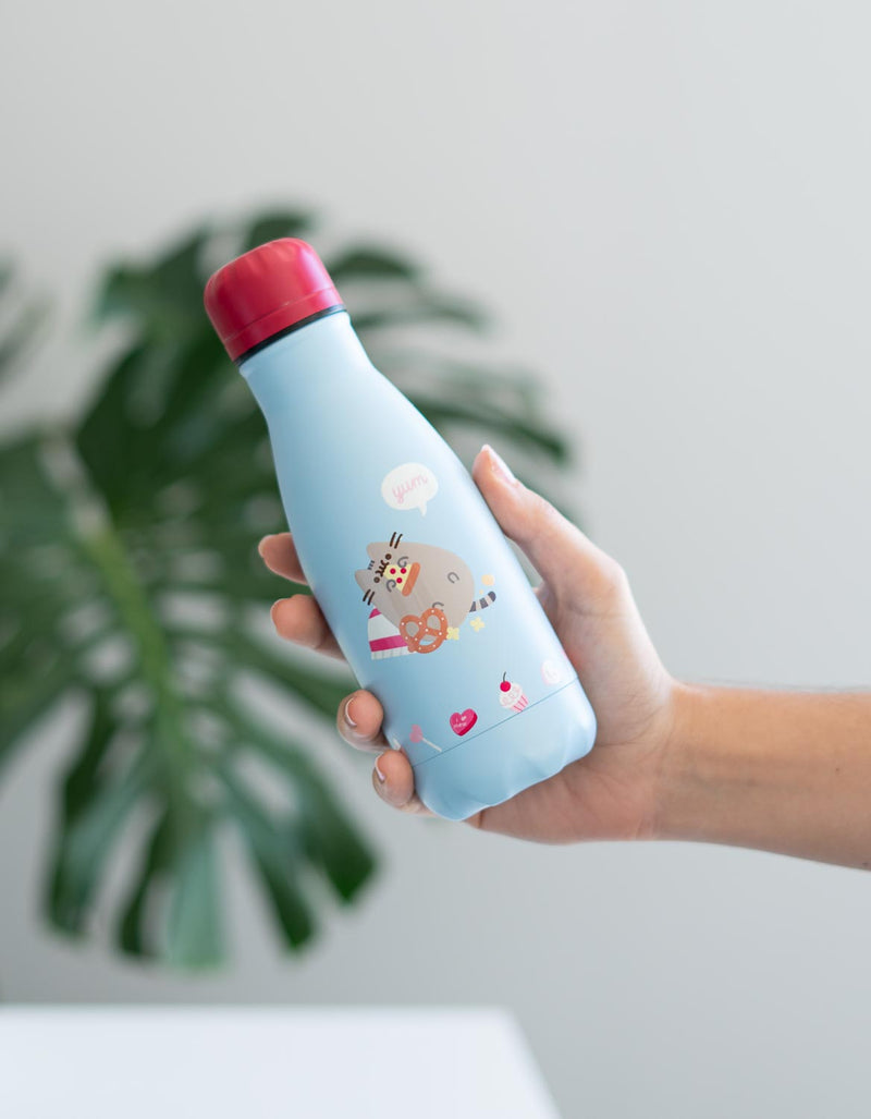 Pusheen Purrfect Love Collection Hot & Cold 260ml Metal Bottle side angle