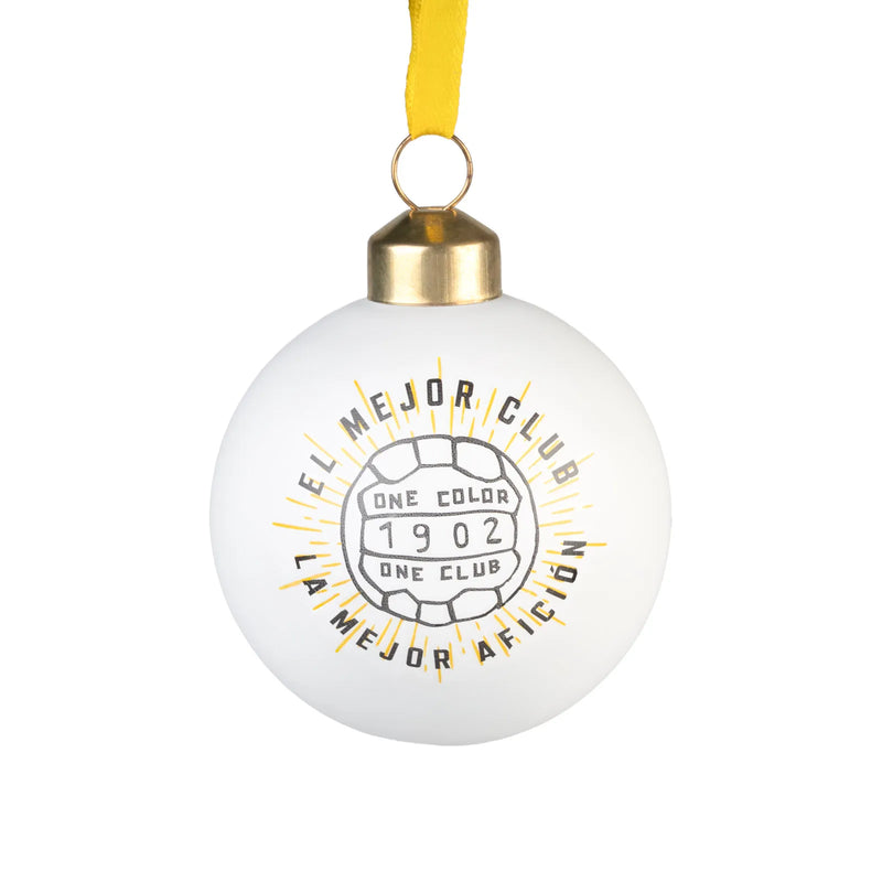 Real Madrid Set of 4 Glass Christmas Baubles 6.5 cm design detail