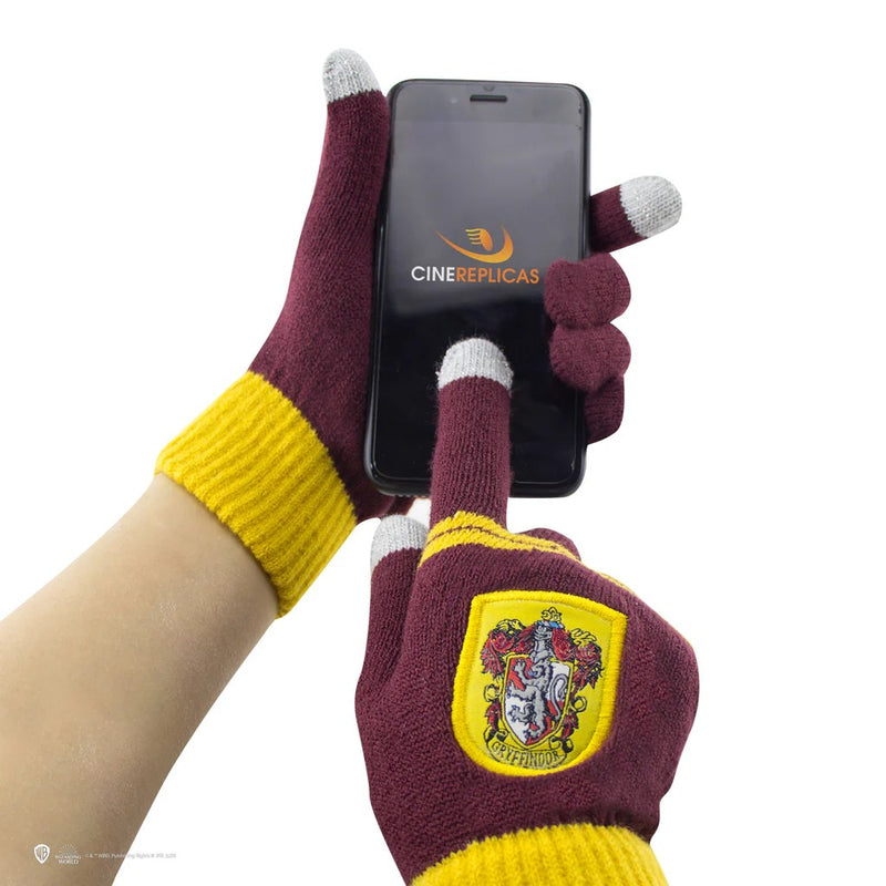 Harry Potter Kids Gryffindor Gloves and Beanie Set (image 12 of 12)