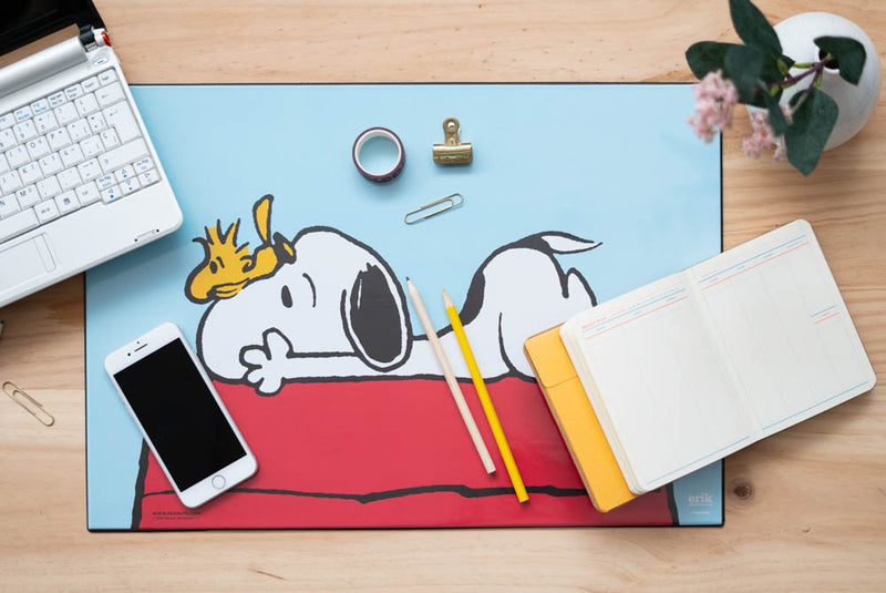 Snoopy Doghouse Desk Mat close up detail
