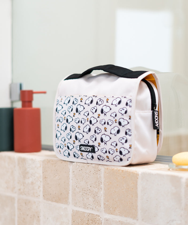 Snoopy Hanging Toiletry Bag with Hook and 3 Compartments packaging view