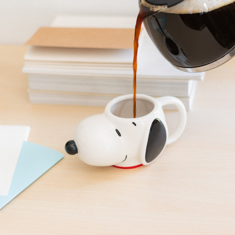 Snoopy Head 3D Mug packaging view