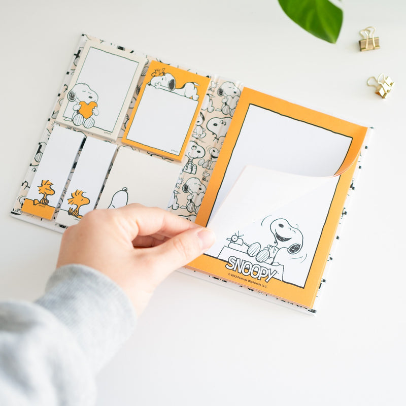 Snoopy Lazy Days Sticky Notepad packaging view