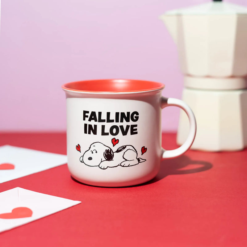 Snoopy Love Season Premium Mug close up detail