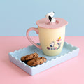 Snoopy Premium Mug with Lid design detail