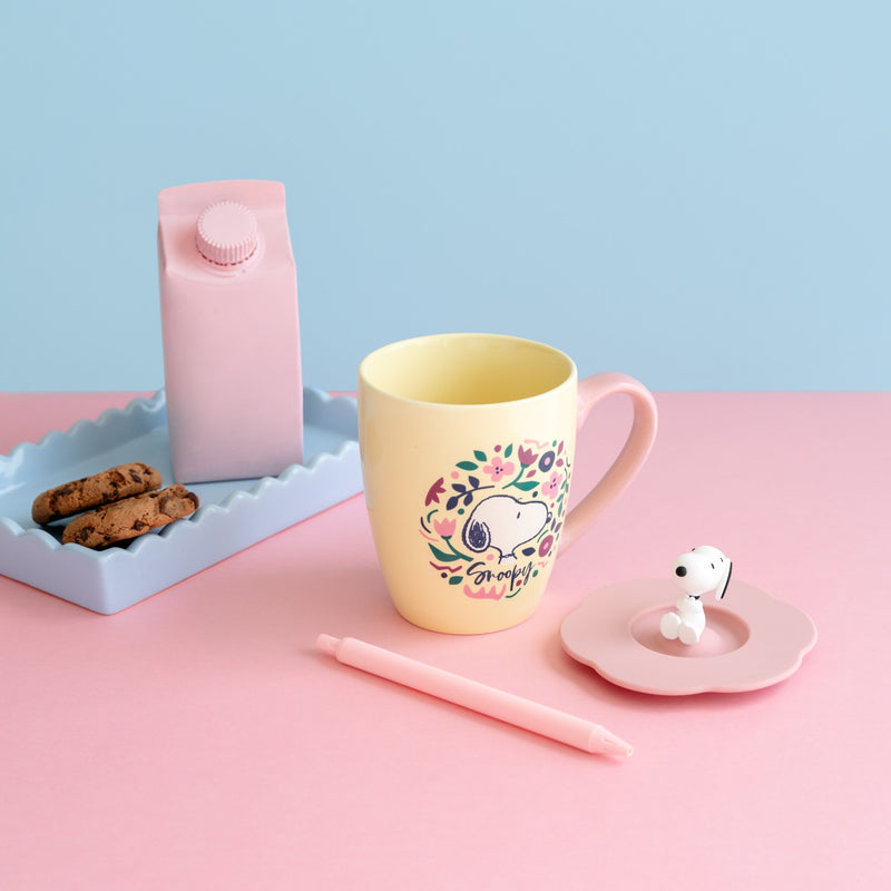 Snoopy Premium Mug with Lid packaging view