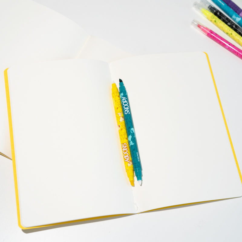 Snoopy Set of 12 Dual-Tip Erasable Colouring Markers design detail