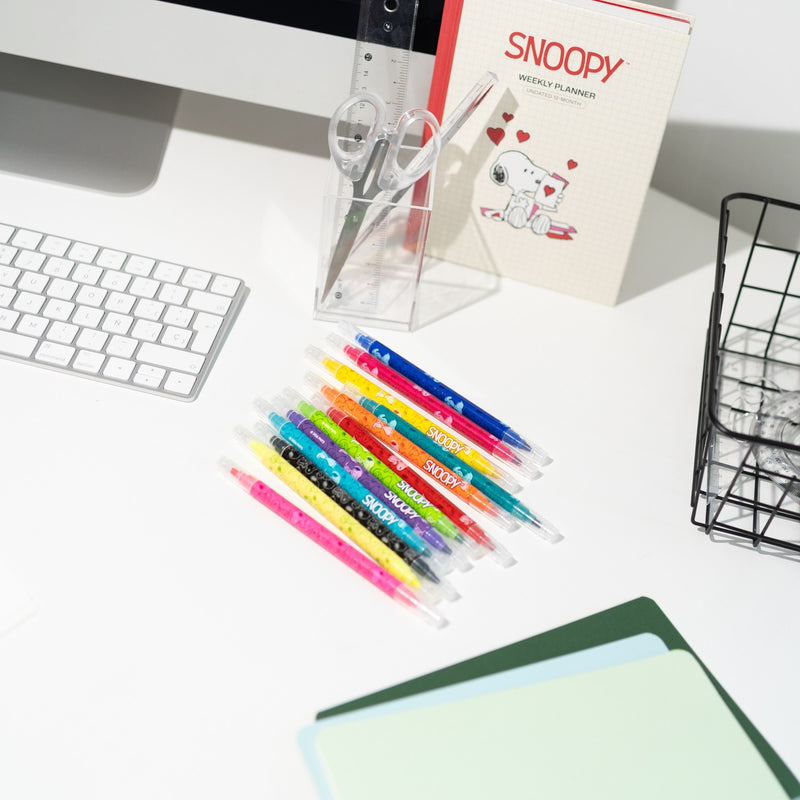 Snoopy Set of 12 Dual-Tip Erasable Colouring Markers alternate view
