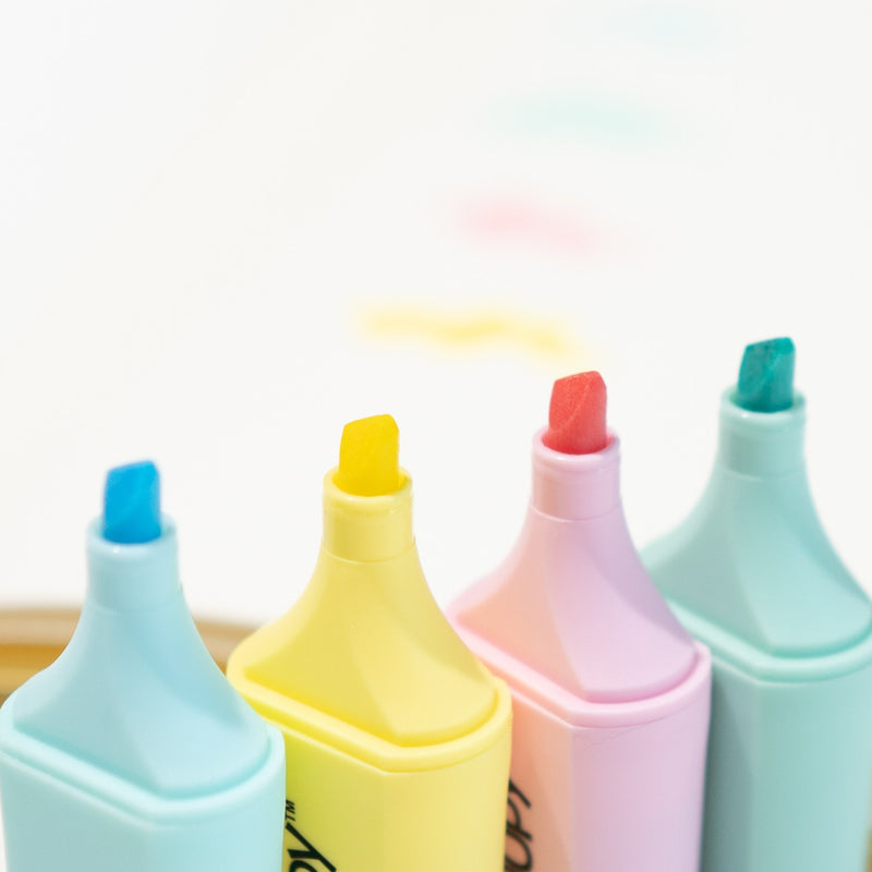 Snoopy Set of 4 Highlighters with 3D Silicone Toppers packaging view