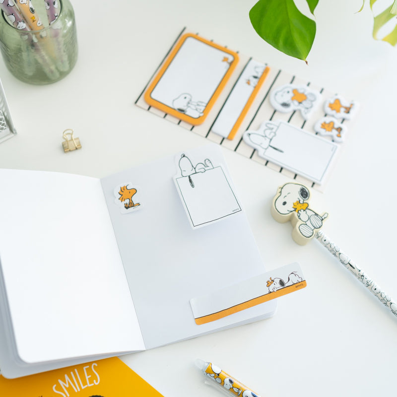 Snoopy Stationery Set with A6 Notebooks and Pencil Case design detail