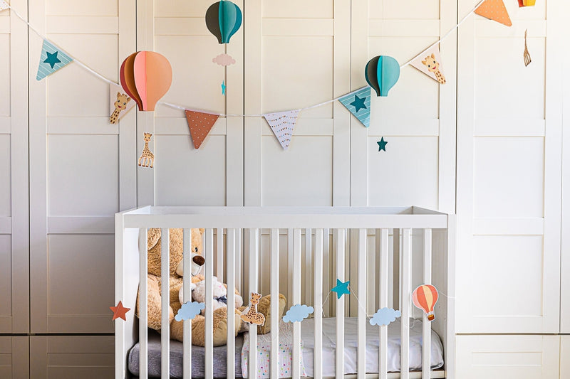 Sophie la girafe® - Nursery / Party Decoration Kit, side angle