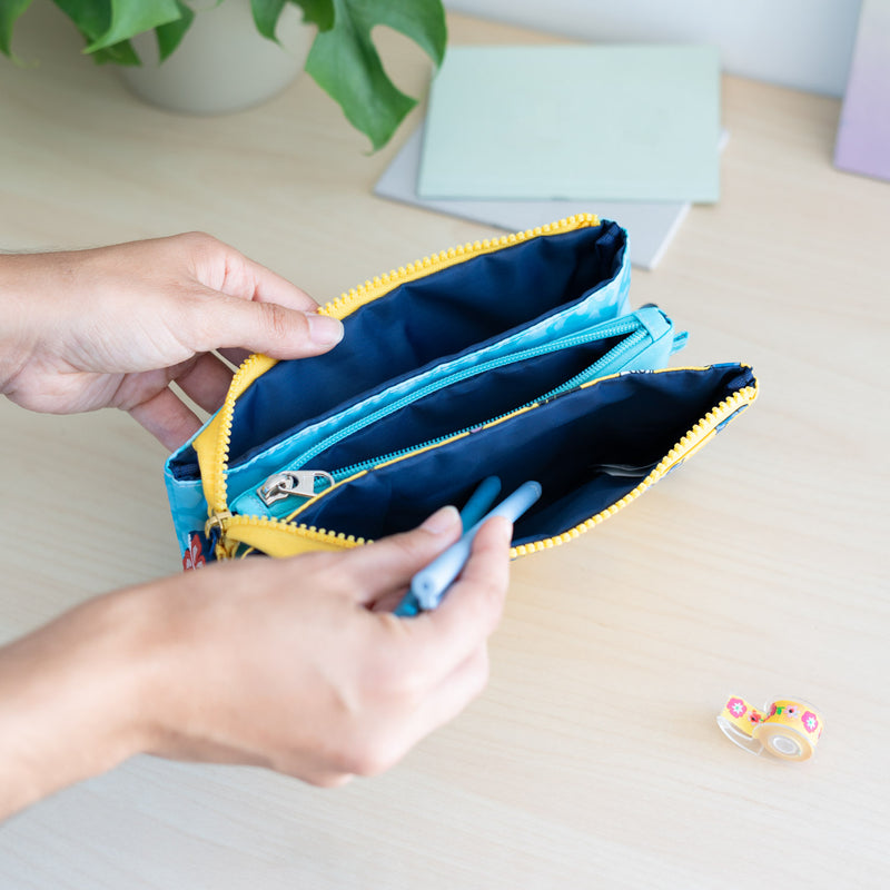 Stitch Tropical 3 Compartment Case design detail