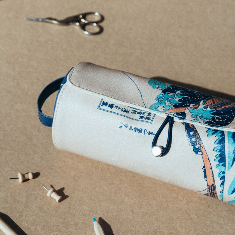 The Great Wave of Kanagawa Hokusai Roll up Case design detail