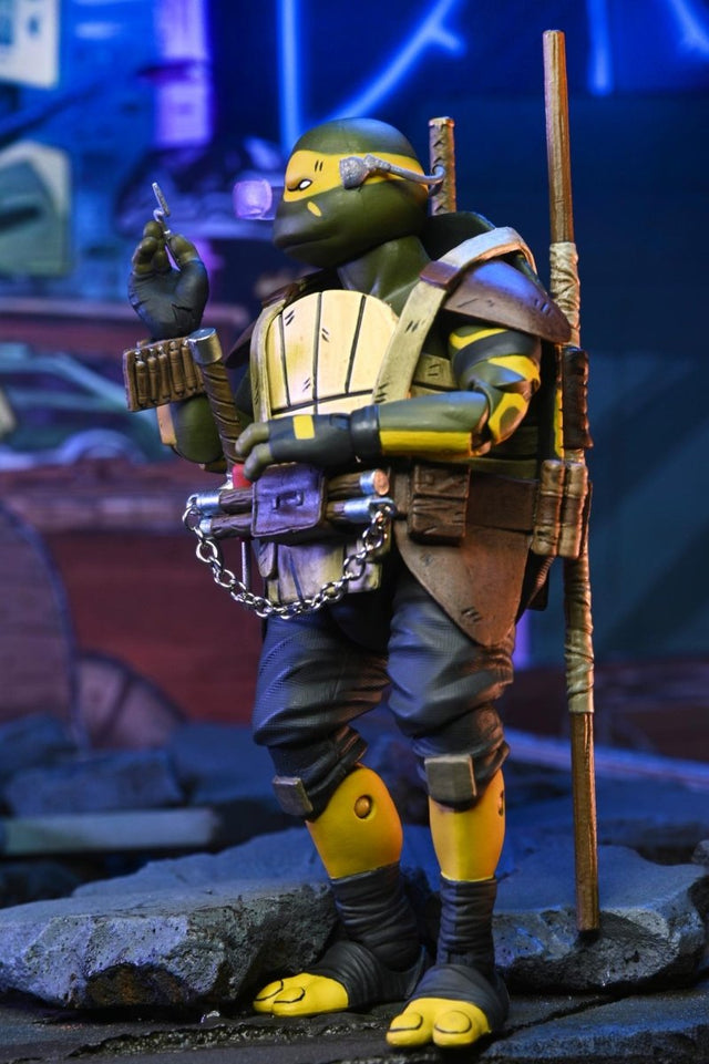 TMNT (Comic Book Series): Yi Re-Evolution Teenage Mutant Ninja Turtles NECA Ultimate 7 Scale Action Figure, side angle