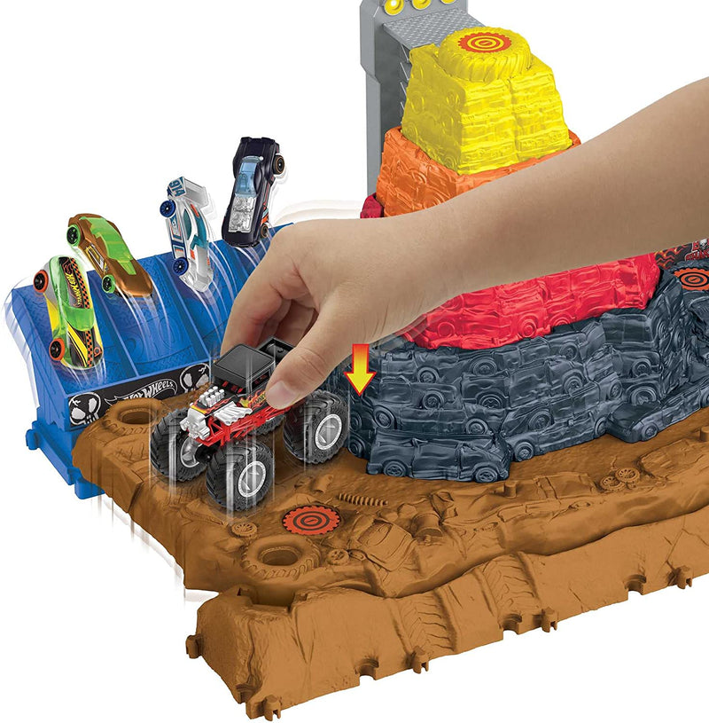 Hot Wheels Monster Trucks Arena Ultimate Crush Yard Playset - Image 4