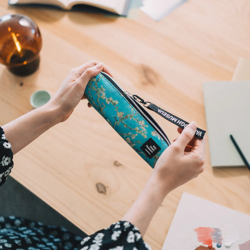 Van Gogh Museum Pen and Pencil Case Set close up detail