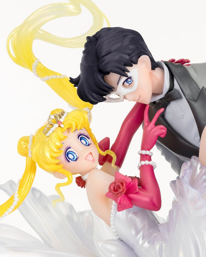 FiguartsZERO Chouette Sailor Moon Usagi and Tuxedo Mask Moonlight Glow Edition 9.5" PVC Statue