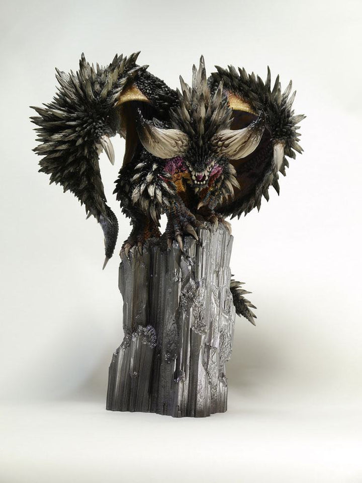 Monster Hunter Nergigante CFB Creators Model PVC Statue Re-run 32 cm