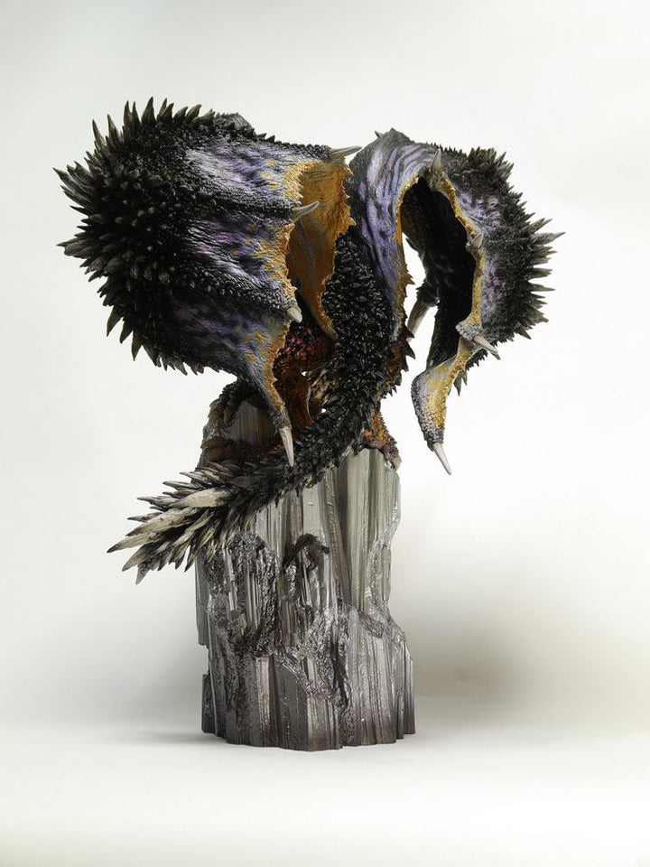 Monster Hunter Nergigante CFB Creators Model PVC Statue Re-run 32 cm