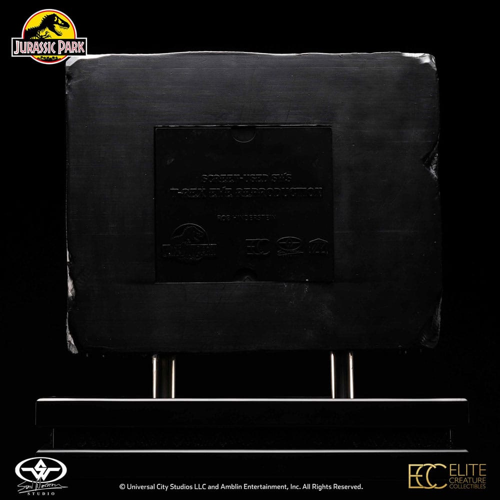 Elite Creature Collectibles T-Rex Eye Replica Jurassic Park Screen-Used Prop Reproduction 32 cm