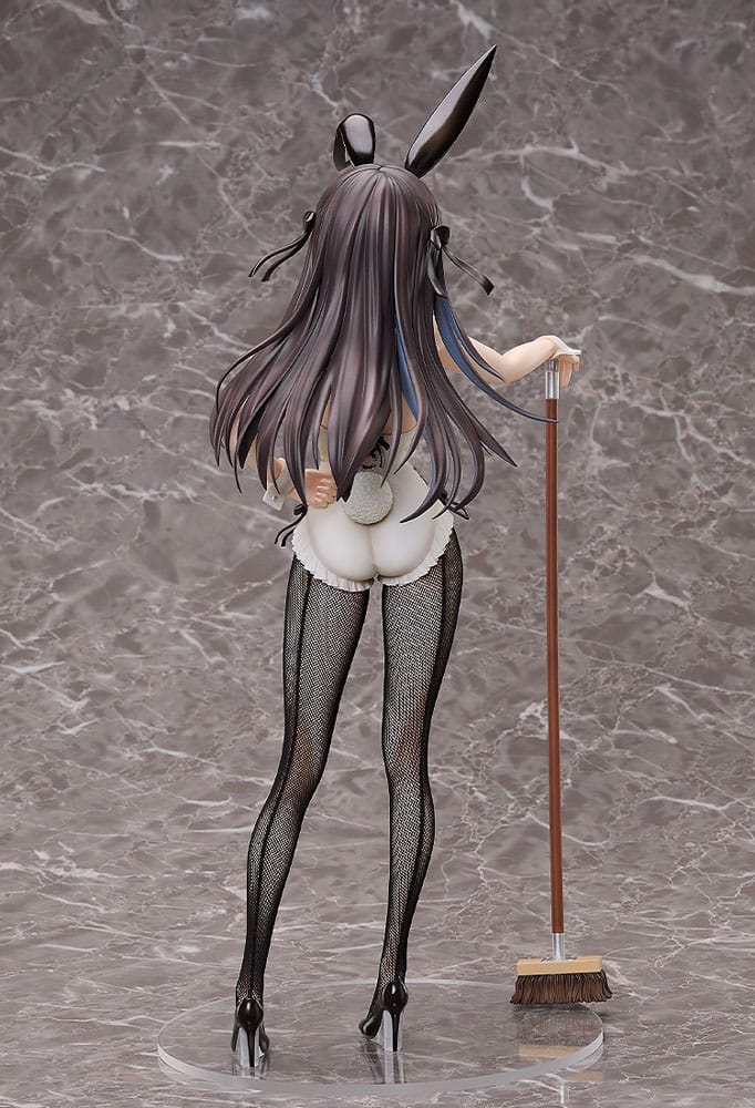 I May Be a Guild Receptionist Alina Clover PVC Statue Bunny Ver. 1/4 44 cm