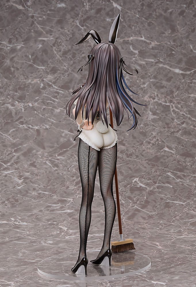 I May Be a Guild Receptionist Alina Clover PVC Statue Bunny Ver. 1/4 44 cm