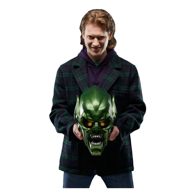 Marvel Legends Series Green Goblin Roleplay Helmet, close-up detail