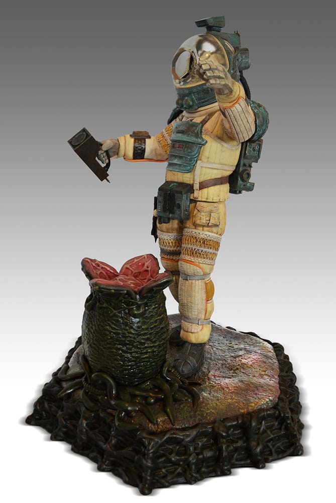 Hollywood Collectibles Officer Kane Alien 1/4 Scale Statue 56 cm