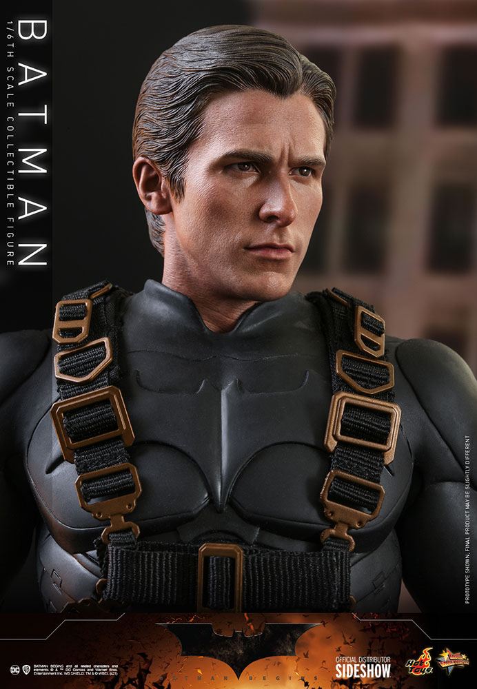 Hot Toys DC Comics Batman Begins Batman 1/6 Scale Action Figure