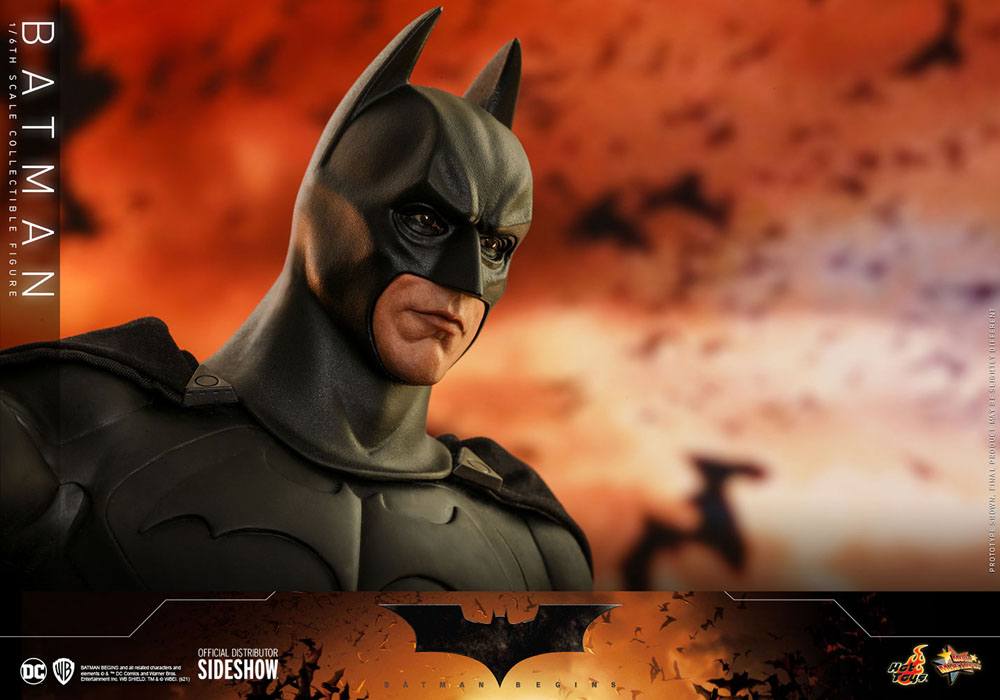 Hot Toys DC Comics Batman Begins Batman 1/6 Scale Action Figure