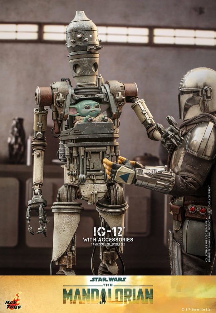 Hot Toys Star Wars The Mandalorian IG-12 With Accessories 1/6 Scale Figure