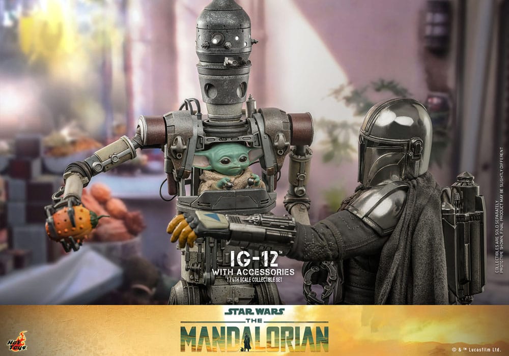 Hot Toys Star Wars The Mandalorian IG-12 With Accessories 1/6 Scale Figure