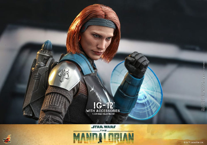 Hot Toys Star Wars The Mandalorian IG-12 With Accessories 1/6 Scale Figure