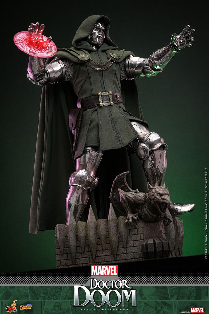 Hot Toys Marvel Comics Doctor Doom 1/6 Scale Figure, close-up detail
