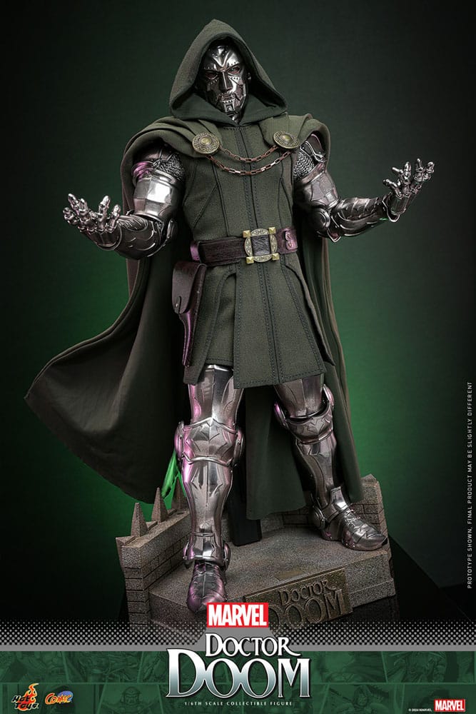 Doctor Doom Hot Toys 1/6