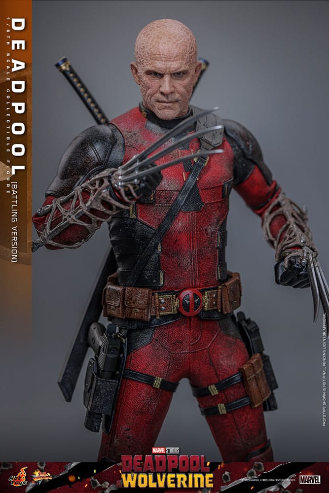 Hot Toys Deadpool & Wolverine Deadpool (Battling Version) 1/6th Scale Figure