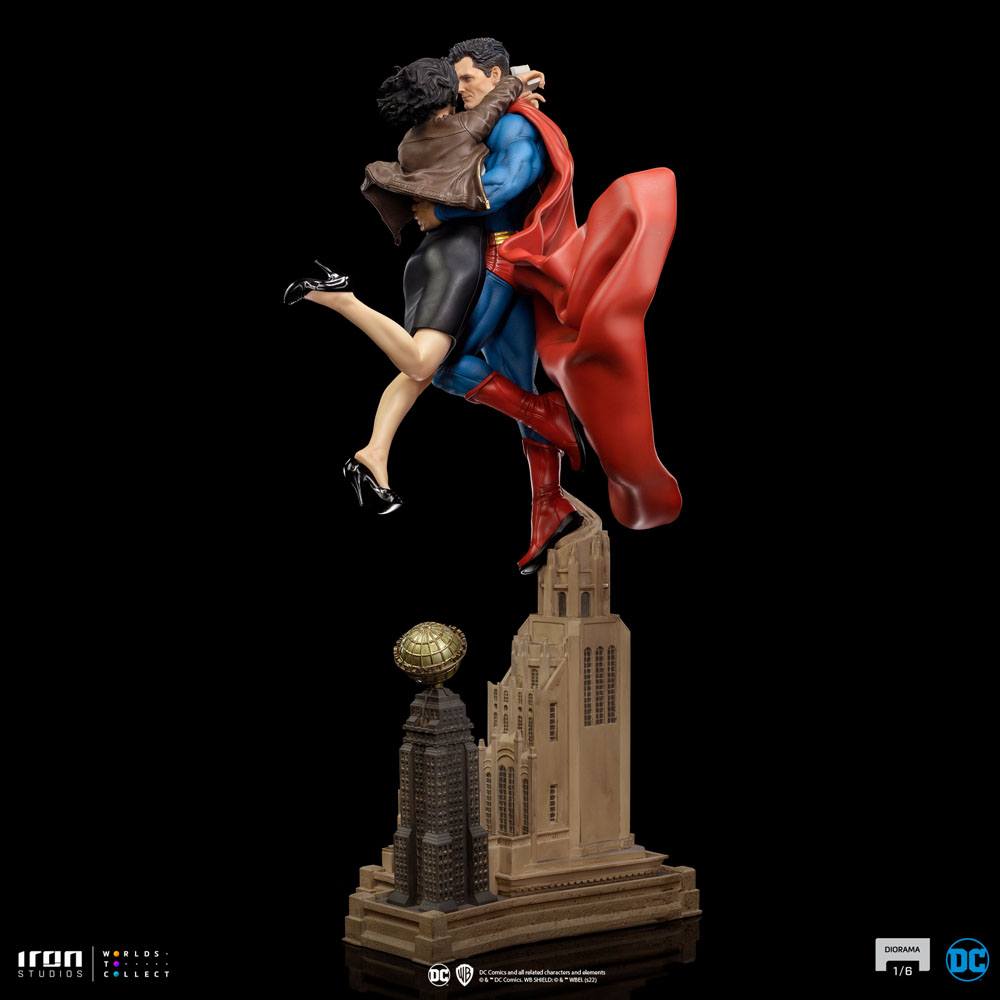 Iron Studios DC Comics Superman and Lois Lane 1/6 Scale Diorama