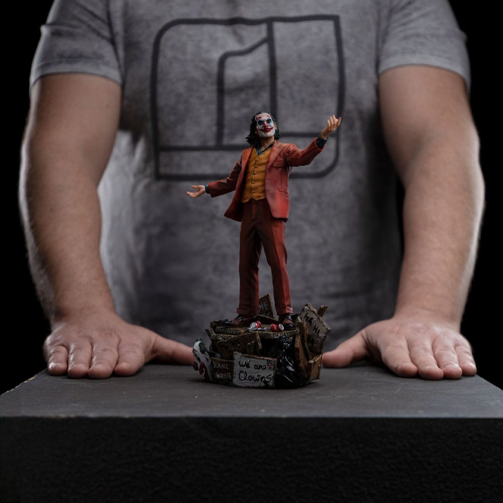 Iron Studios DC Joker Arthur Fleck (Joker) 1/10 Art Scale Limited Edition Statue