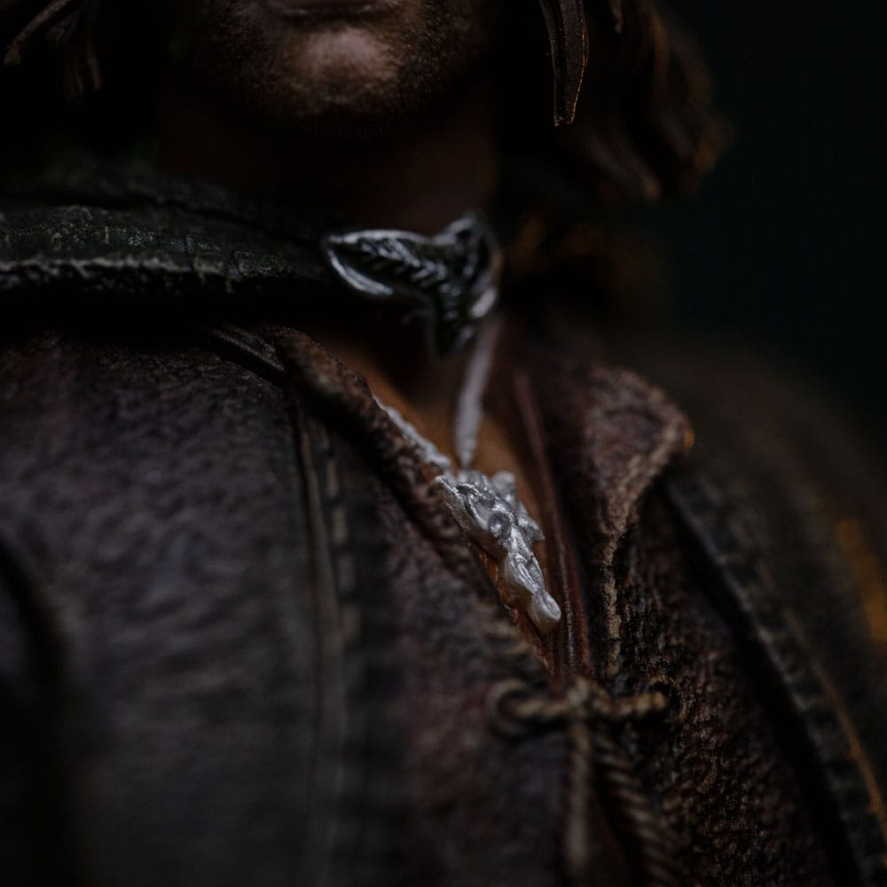 The Lord of the Rings Aragorn Unleashed Art Scale Statue Thirty One Centimeters